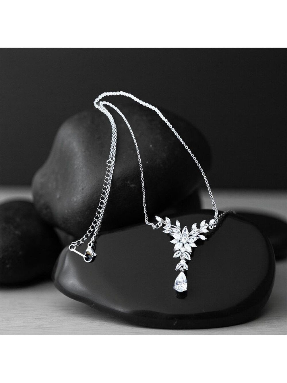 Dazzling Silver Necklace with Crystal Drops